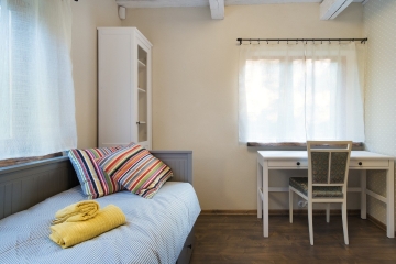 privaatne majutus kahele looduses koos saunaga puhkemajas